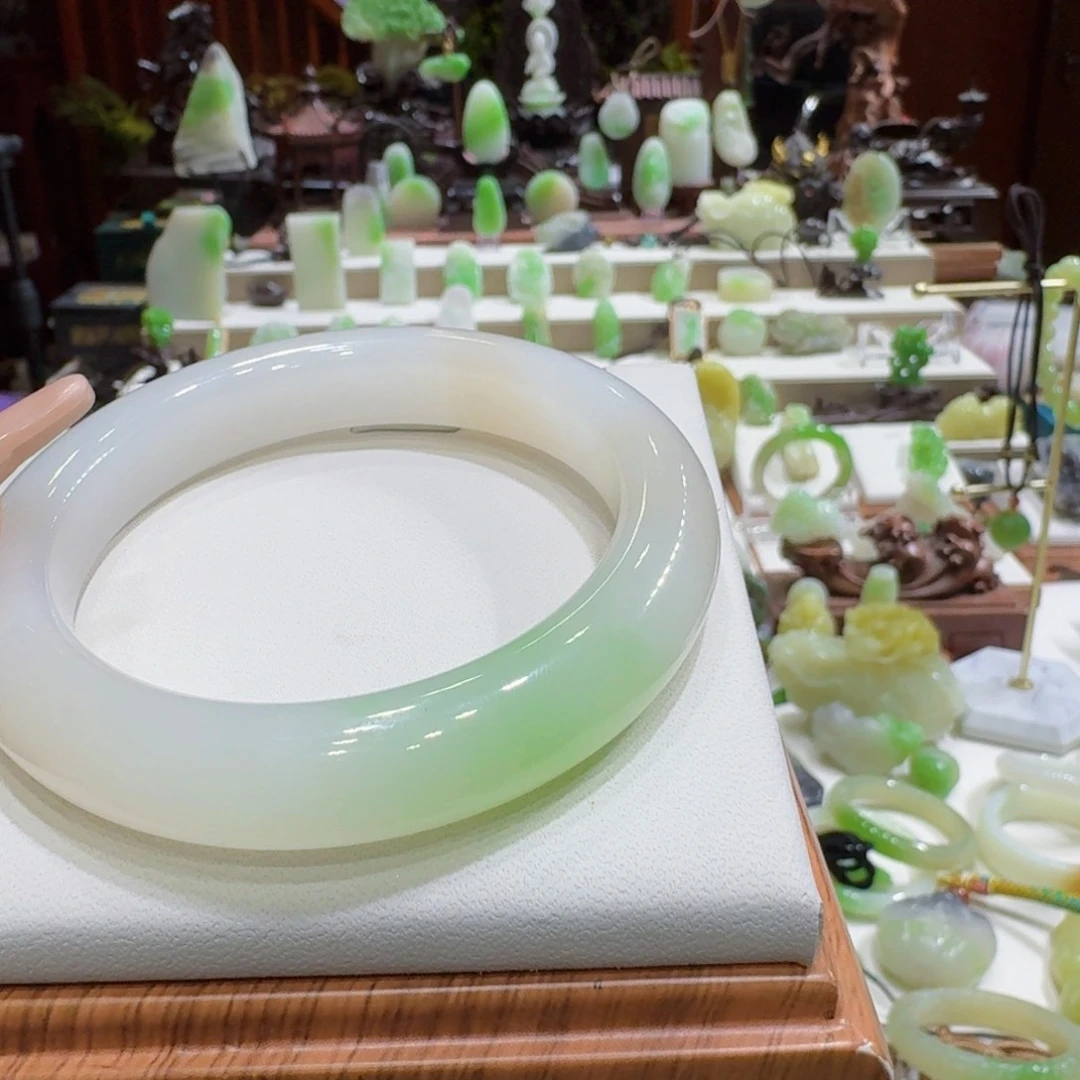 和田玉（翠青玉）未镶嵌颈饰翠青5657