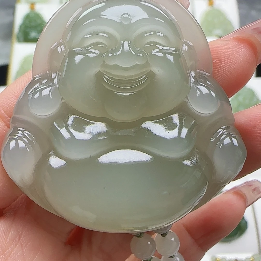 和田玉足金镶嵌颈饰