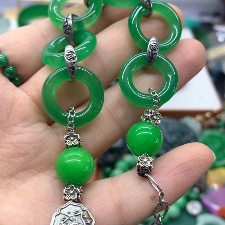 颈饰未镶嵌翡翠吊坠