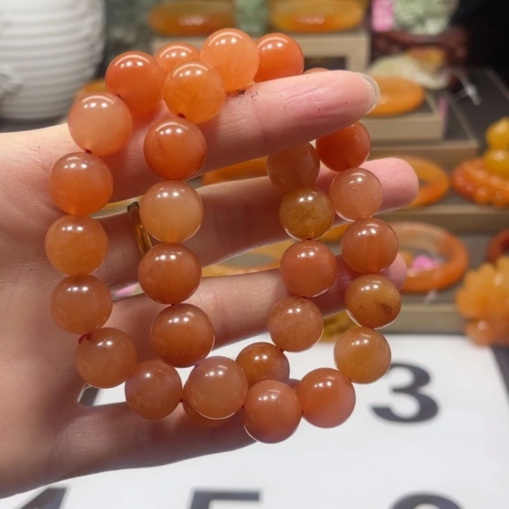 未镶嵌石英质玉（黄龙玉）手镯