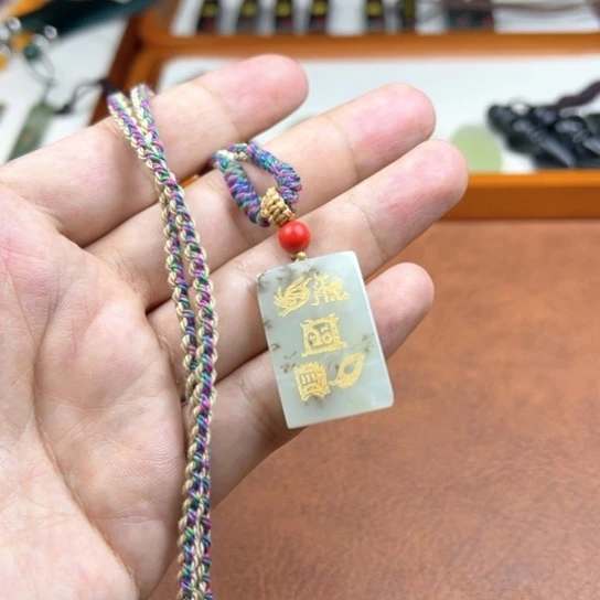 和田玉（糖玉）未镶嵌包链