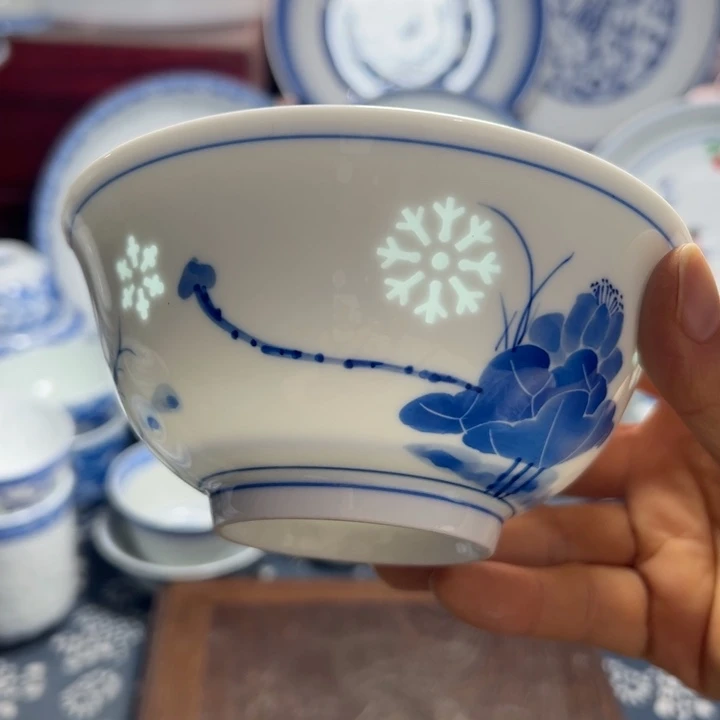 陶手绘雕刻5寸荷花小饭碗