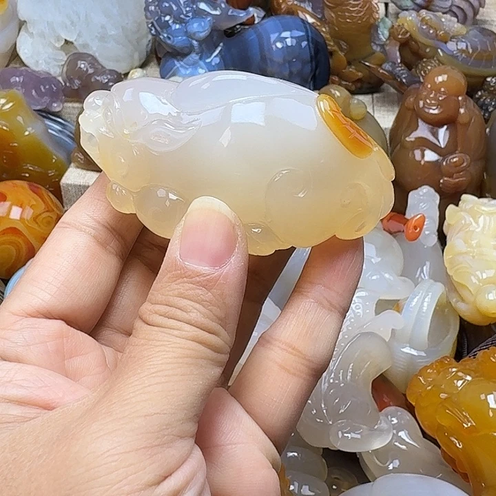 滋***润玛瑙/玉髓未镶嵌饰品