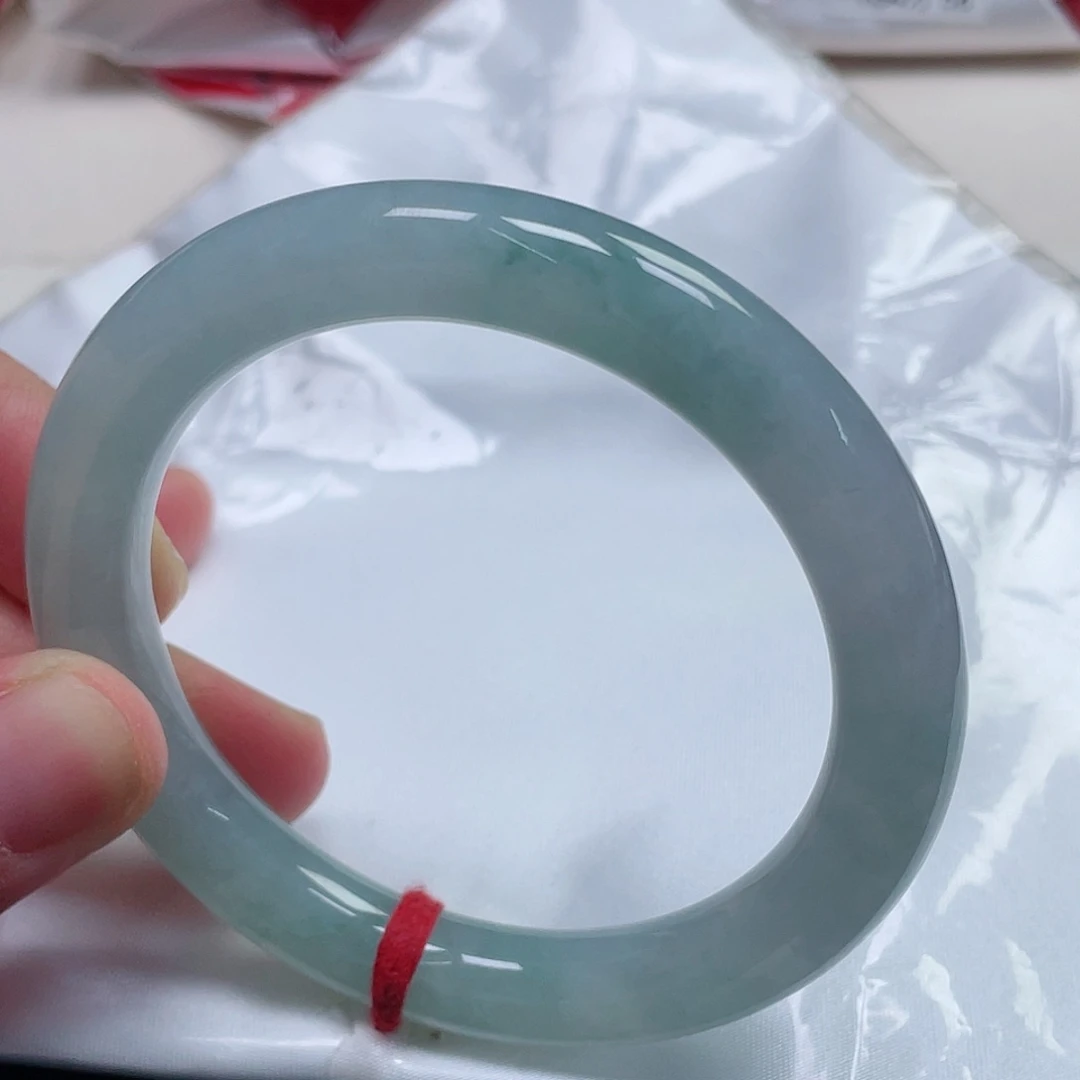 未镶嵌手镯（圆镯）翡翠