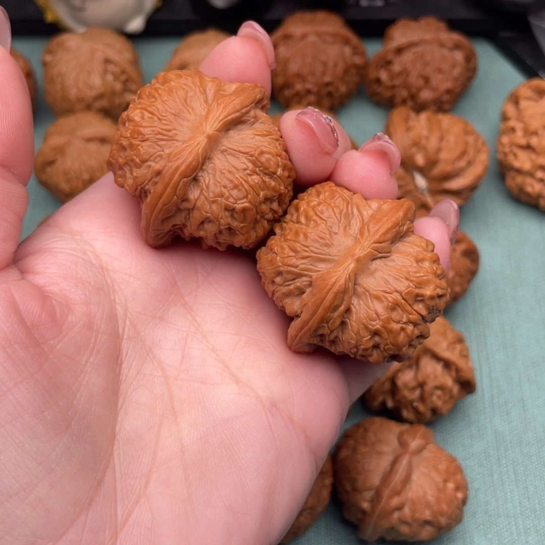 飘***逸文玩核桃把件全品血麒麟39