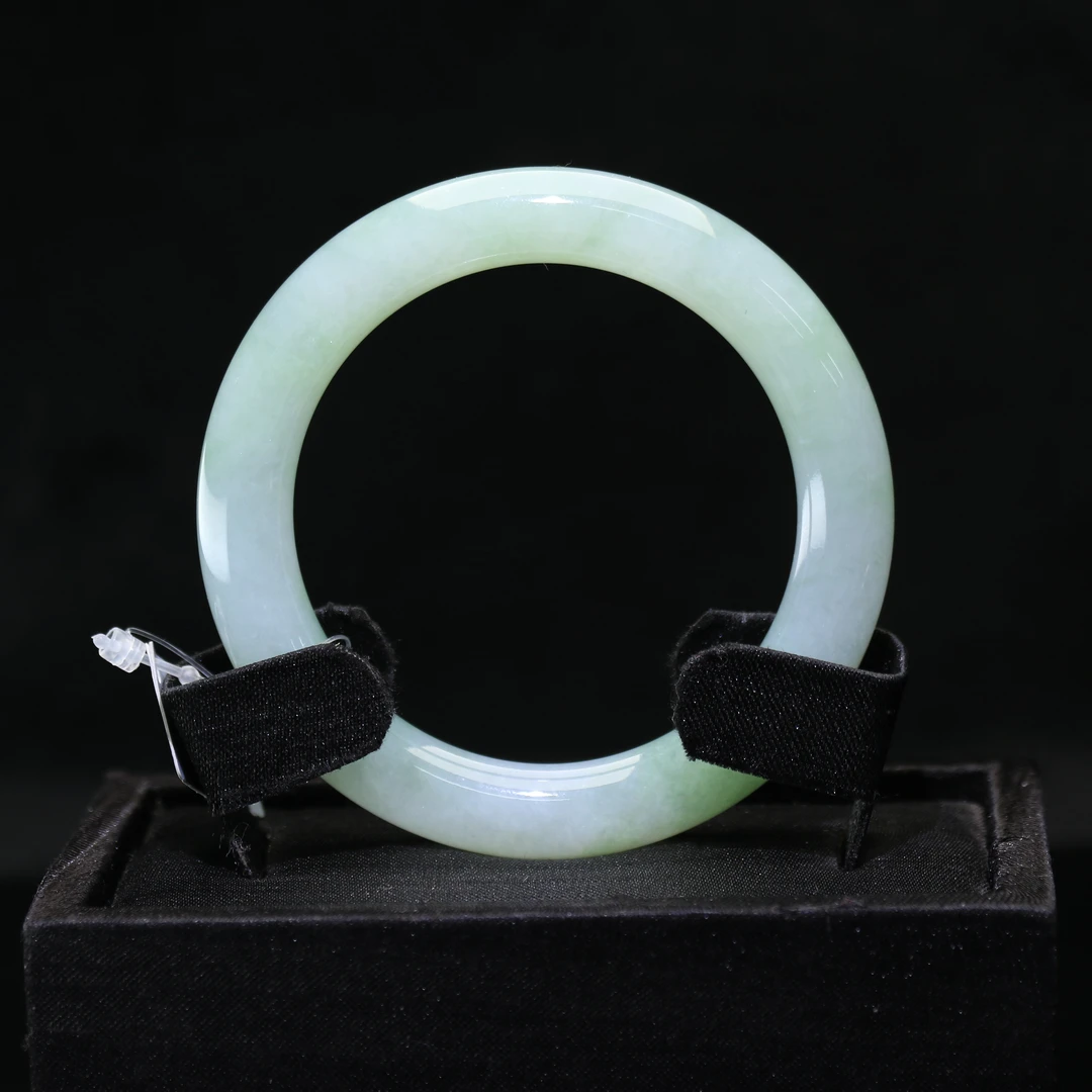 28天然缅甸翡翠A货晴水手镯/600009/上海嘉禾拍卖