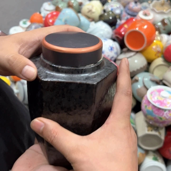 瑕疵福利品陶瓷茶叶罐介意勿拍