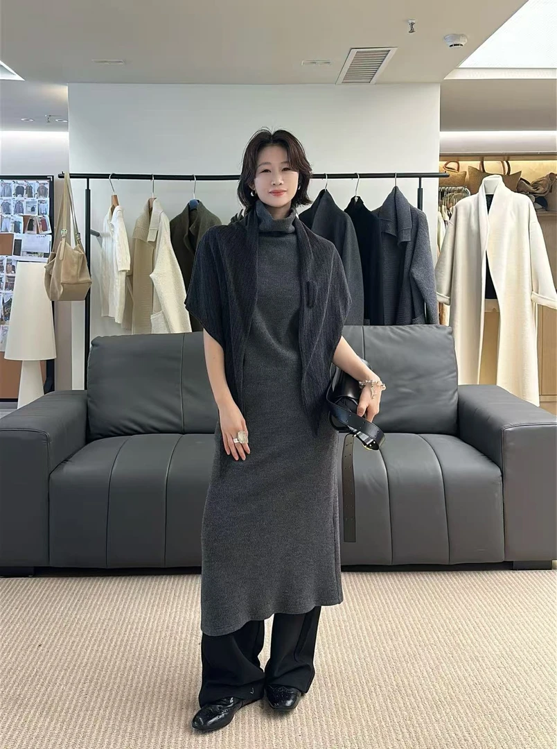 【徐妍定制】时尚休闲显瘦慵懒风高领坎肩带三角巾连衣裙 9579#
