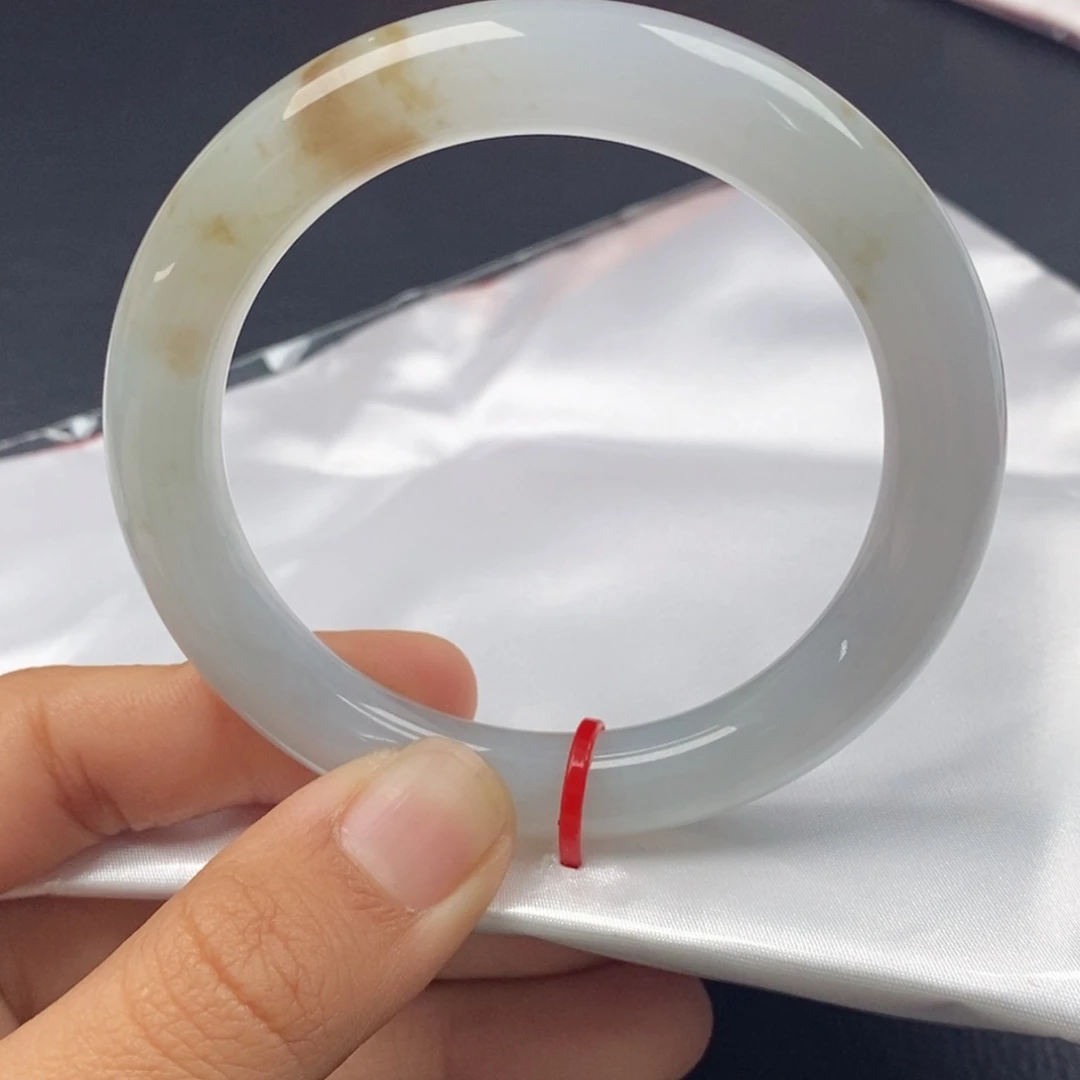 翡翠手镯（圆镯）未镶嵌?54圈