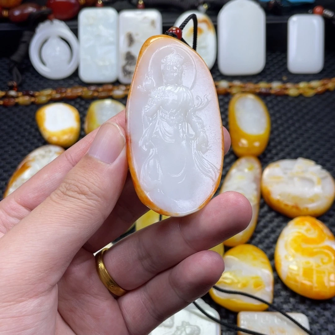 颈饰未镶嵌和田玉