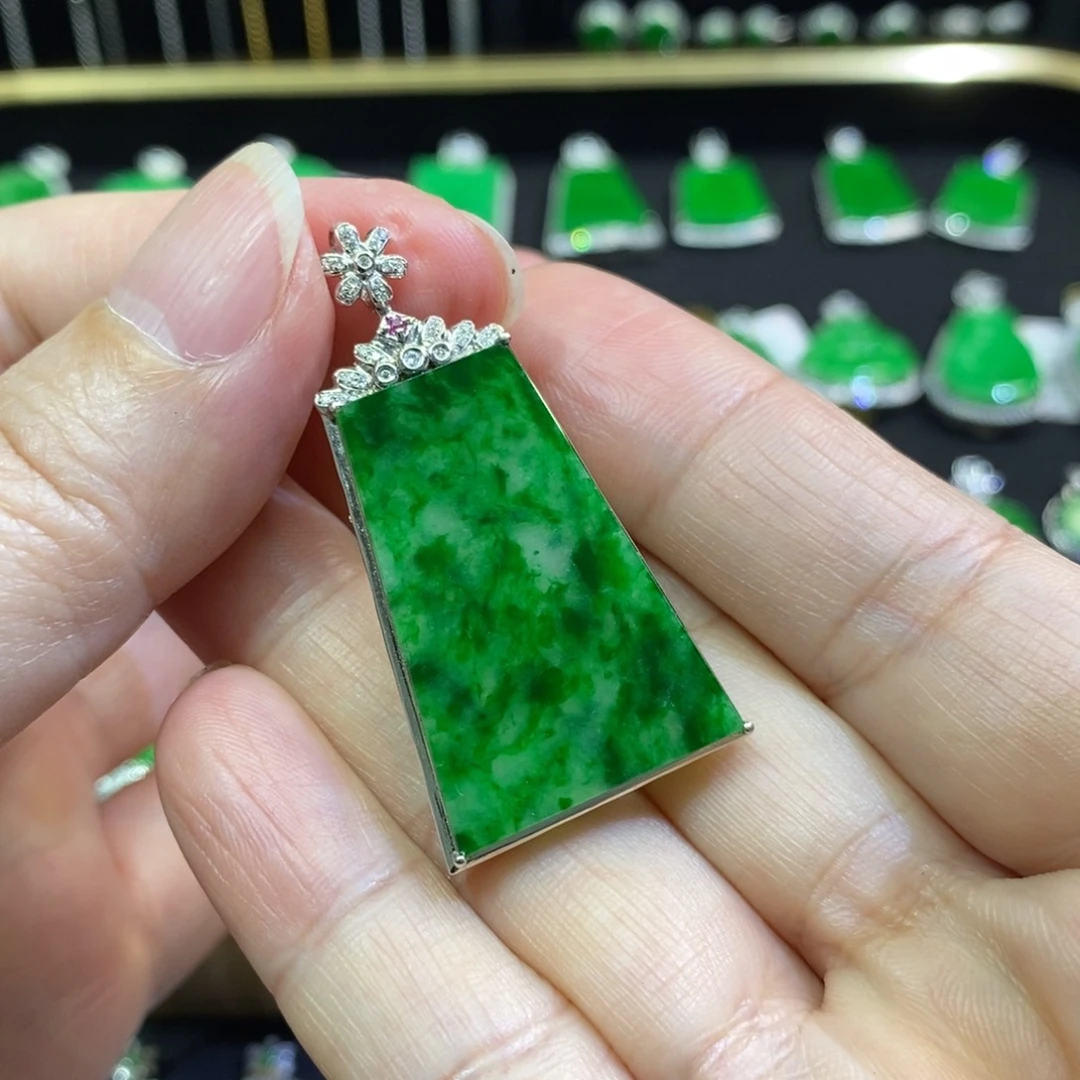 翡翠18K金镶嵌吊坠(不含链)吊坠