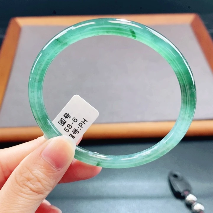 翡翠未镶嵌手镯翡翠手镯39