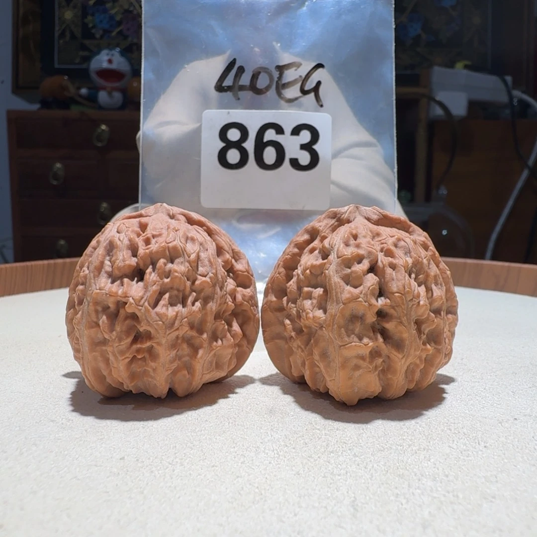 文玩核桃吊坠白狮子