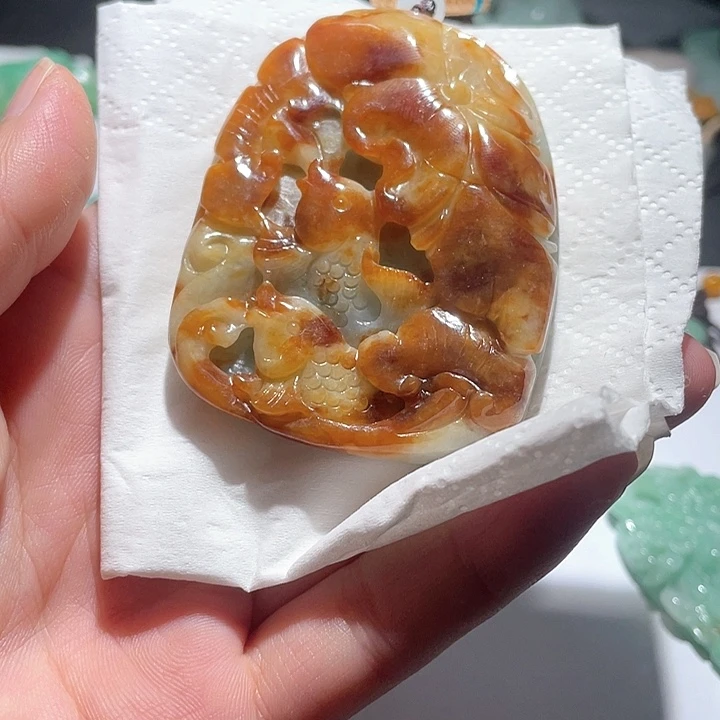 翡翠未镶嵌颈饰天