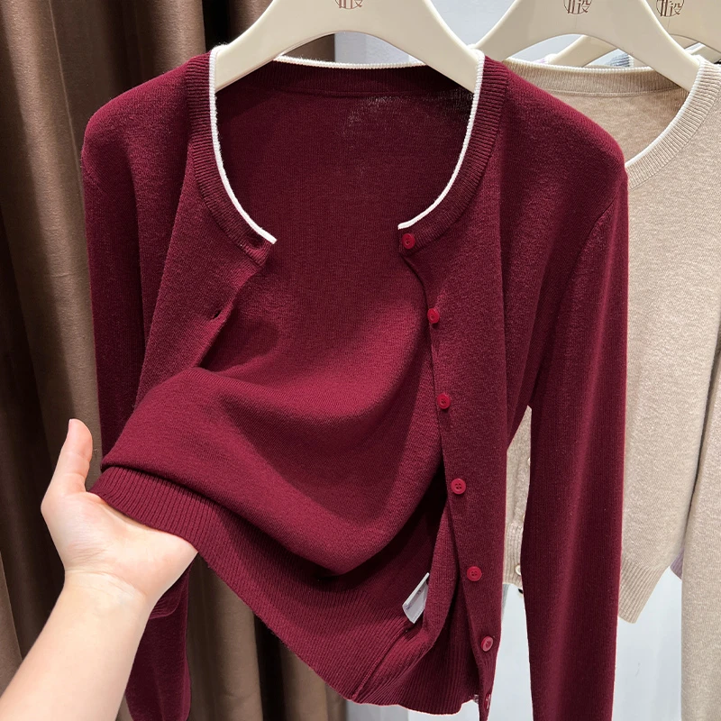 红色针织短外套上衣女爆款2025新款秋季外搭软糯圆领单排扣小开衫