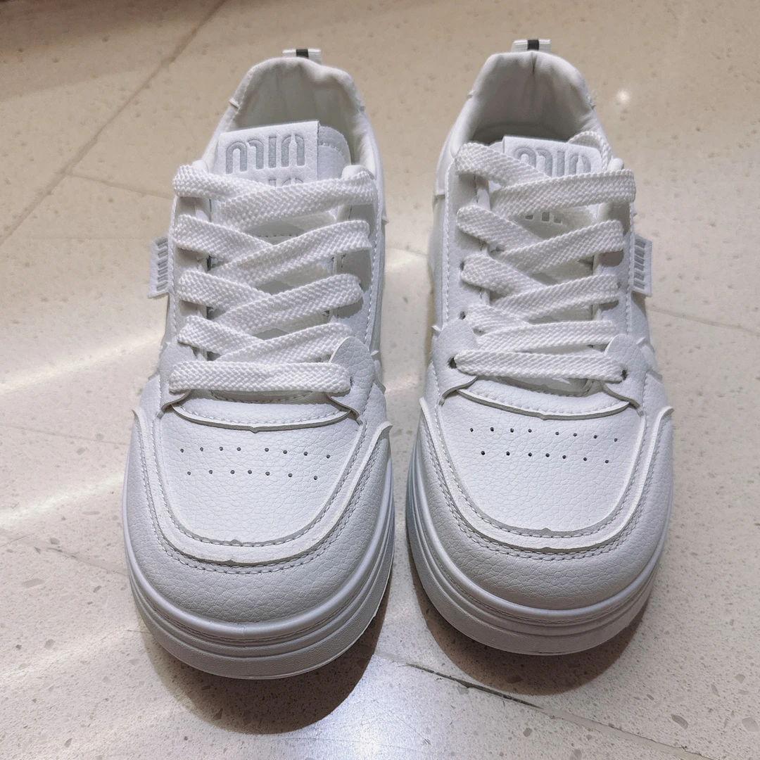 运动休闲鞋薄款厚底圆头休闲板鞋休闲健步缝制