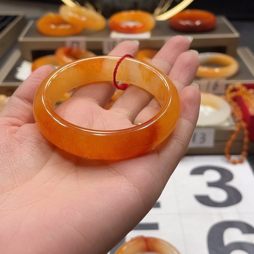 未镶嵌石英质玉（黄龙玉）手镯嗷****虎