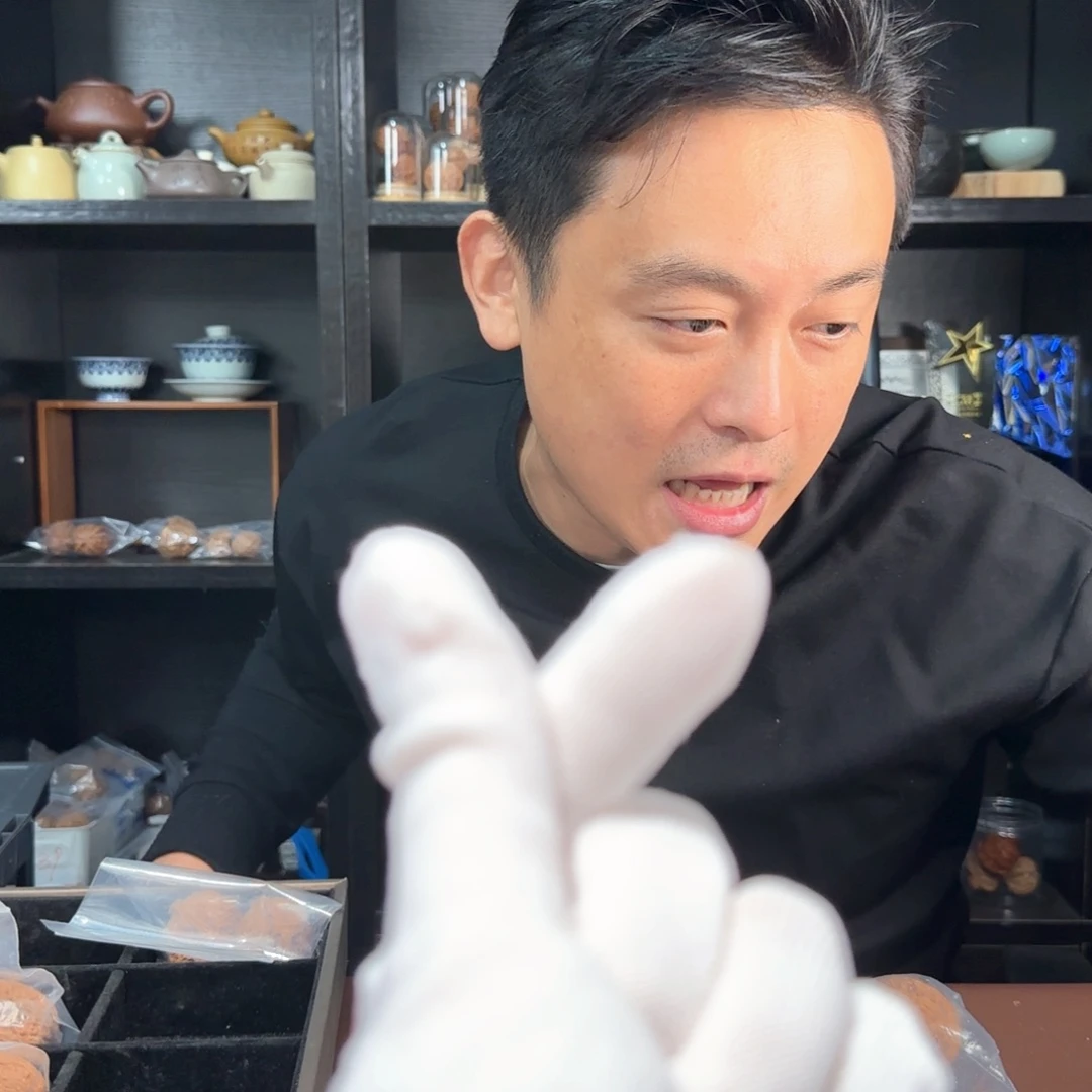 刘***和桃核吊坠十级礼物