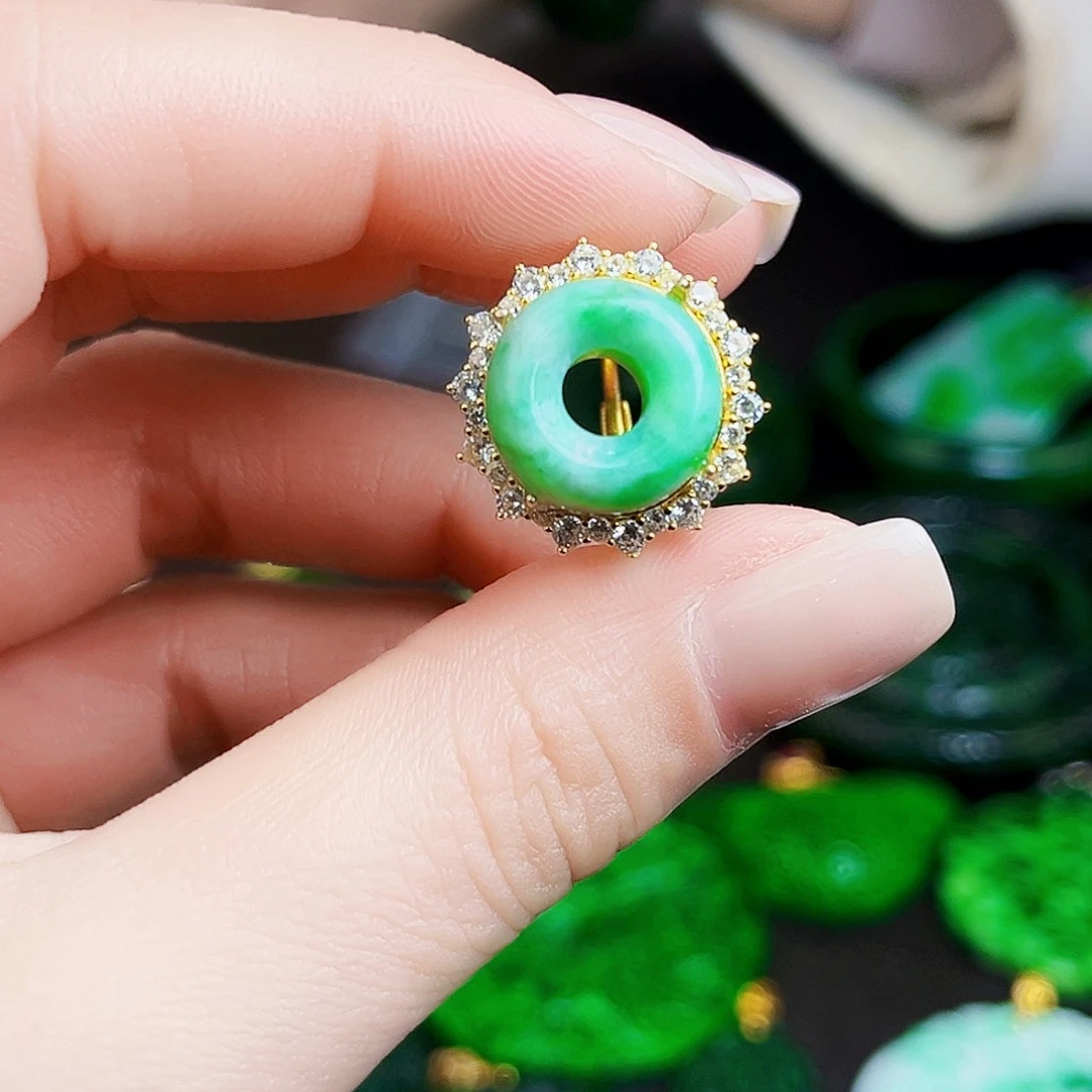 颈饰银S925镶嵌翡翠多样性