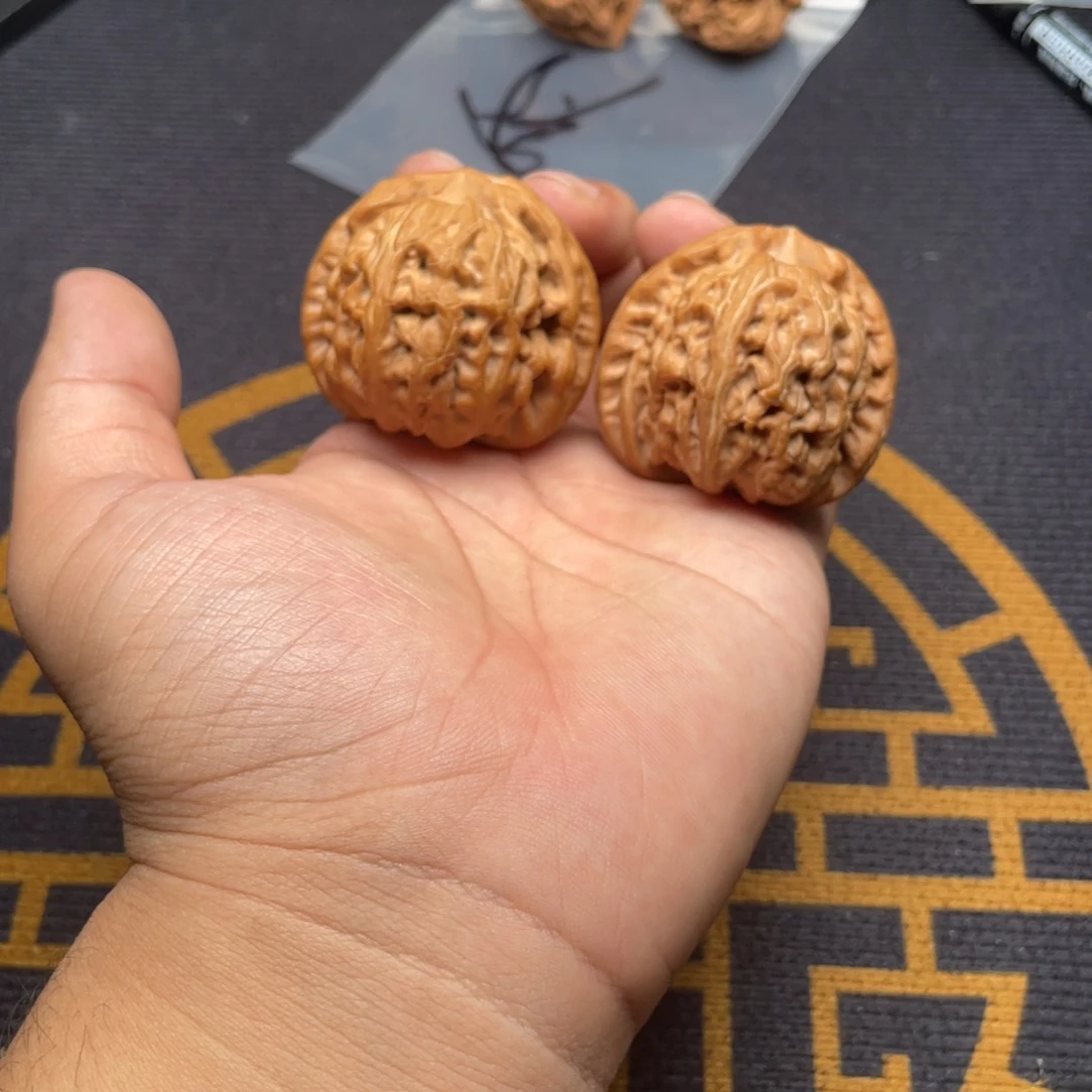 V***丶吊坠文玩核桃红锦鲤