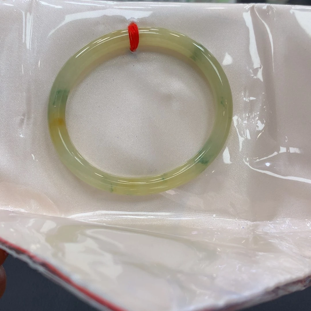 翡翠手镯未镶嵌翡翠11