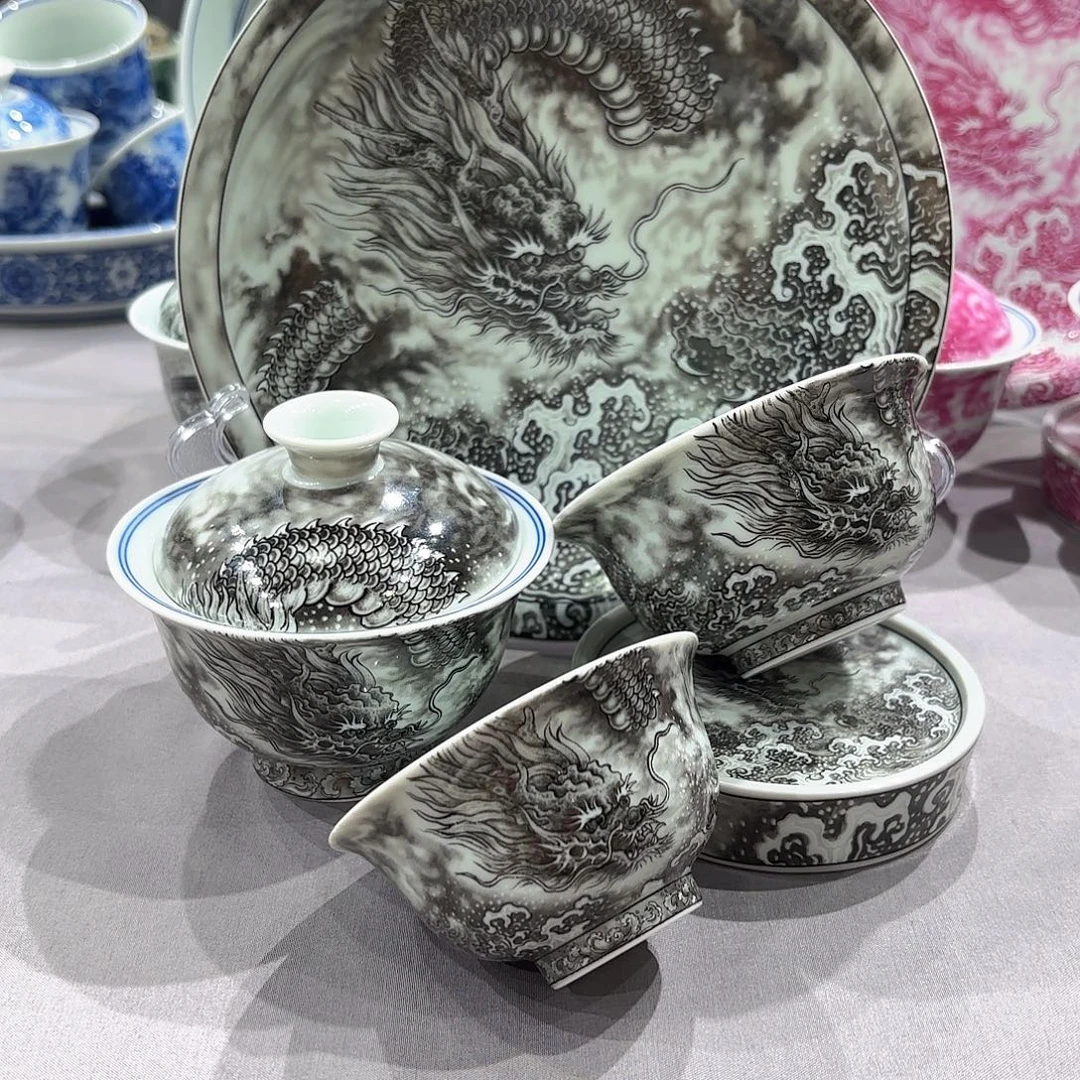 瓷片景德镇瓷器精品陈列