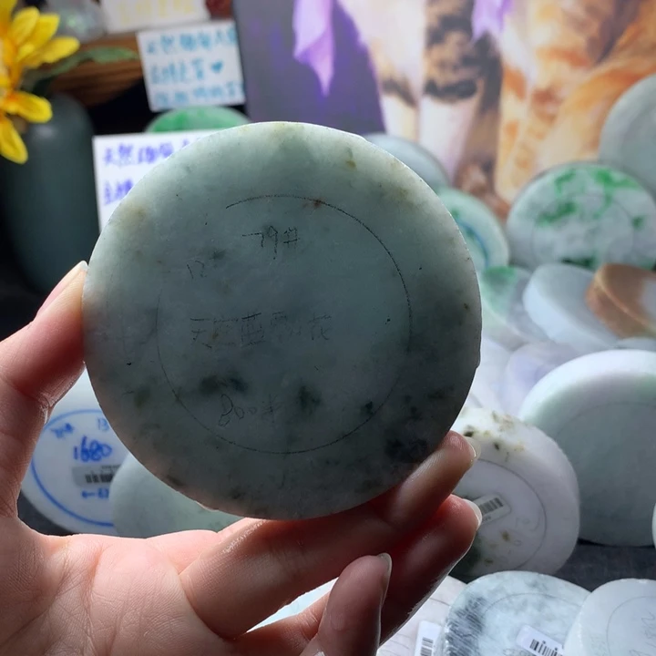 定制翡翠未镶嵌手镯