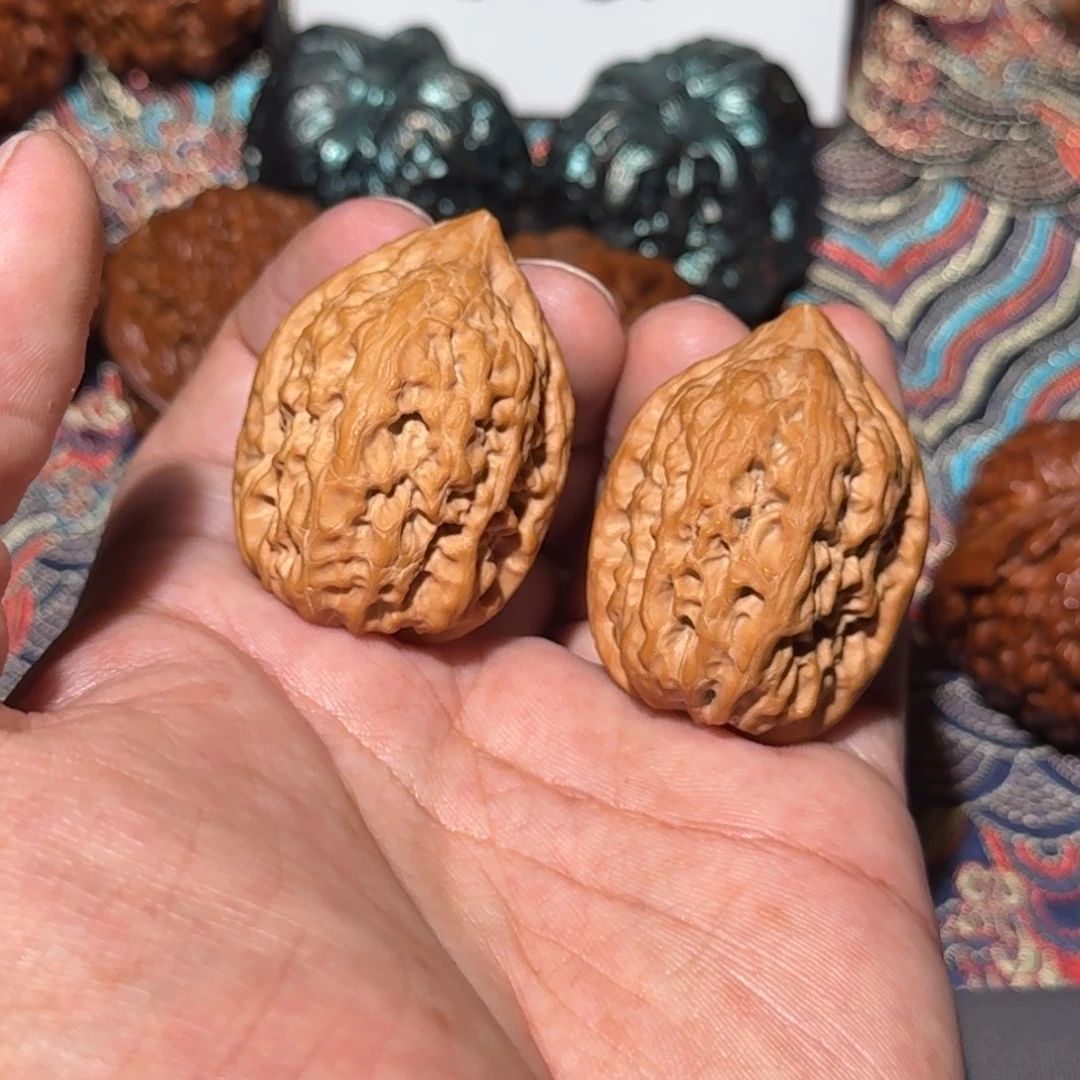 哼***哈文玩核桃把件2274沈鸡，尺寸31 31 40