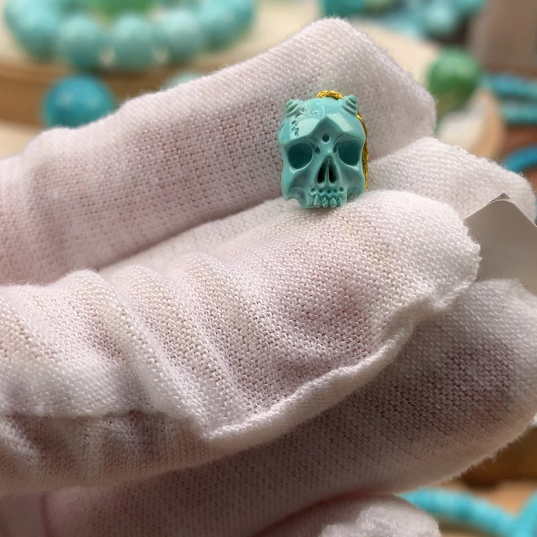 绿松石未镶嵌珠宝奇石高瓷蓝绿骷髅8.4*10.7mm