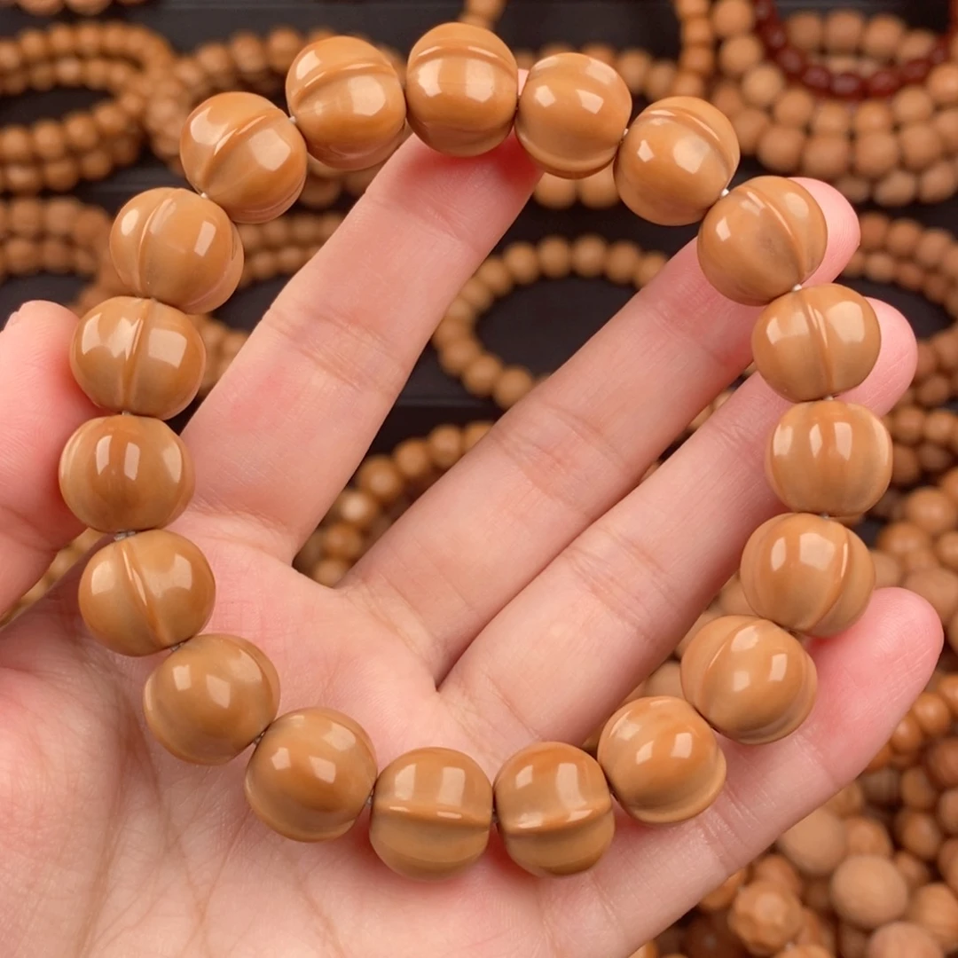 猴头核桃手串泛油鲨鱼呗