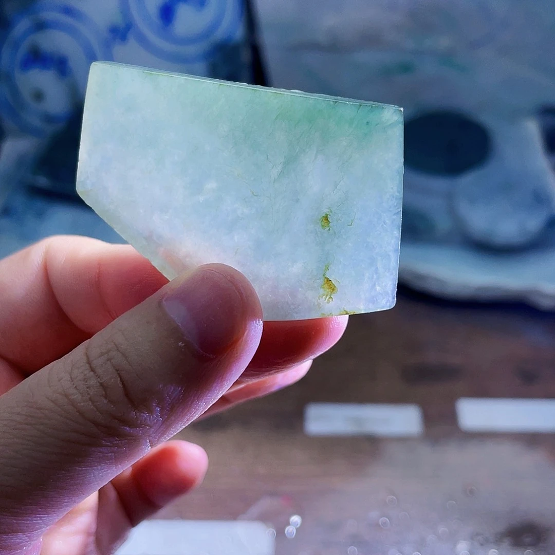 翡翠未镶嵌颈饰毛料38