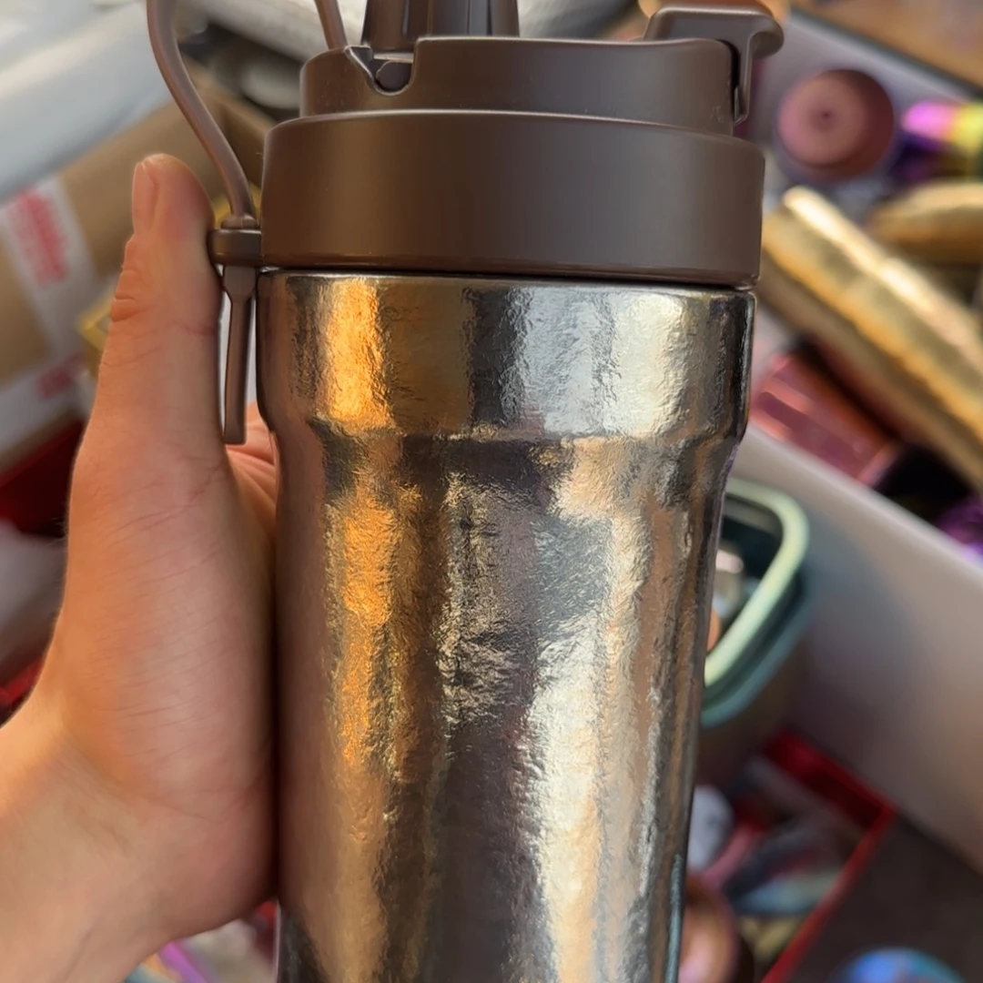 金属一个500钛色咖啡杯样品