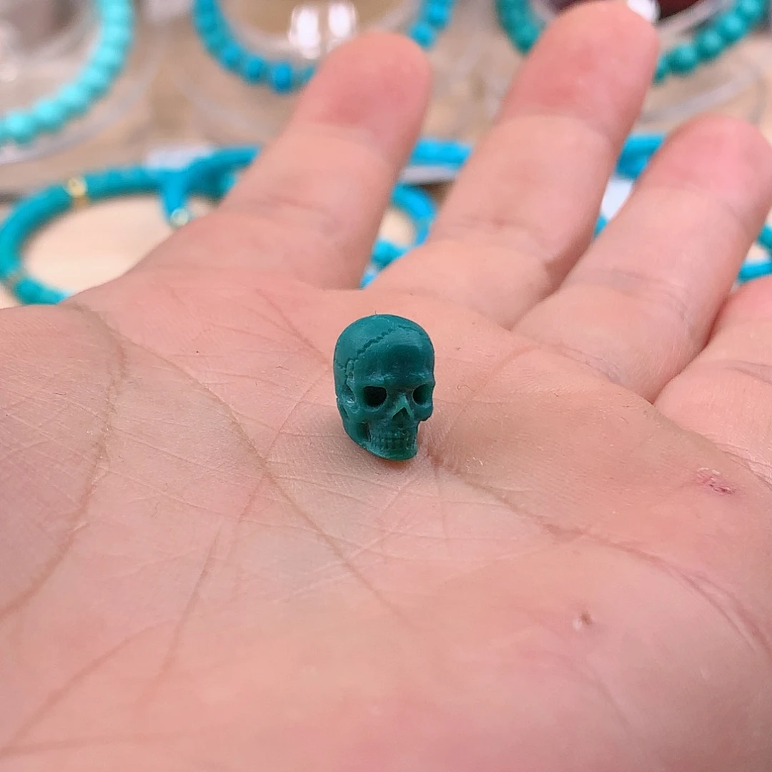 绿松石颈饰未镶嵌