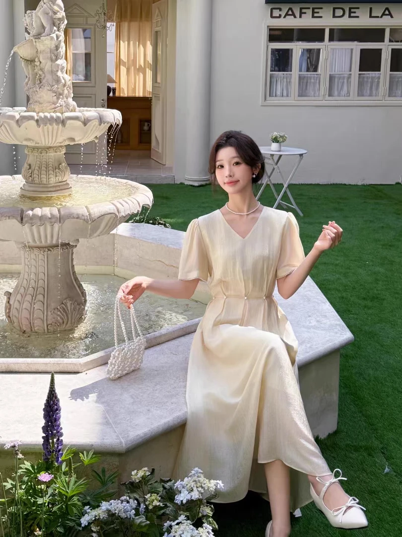 高级感收腰绑带气质连衣裙067