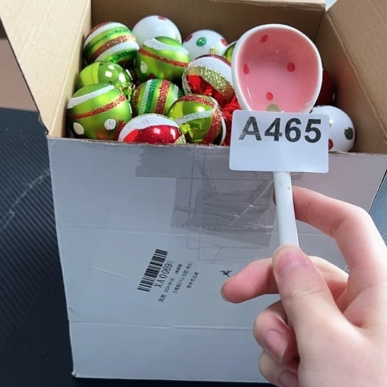 摆件……………………………………………………………………