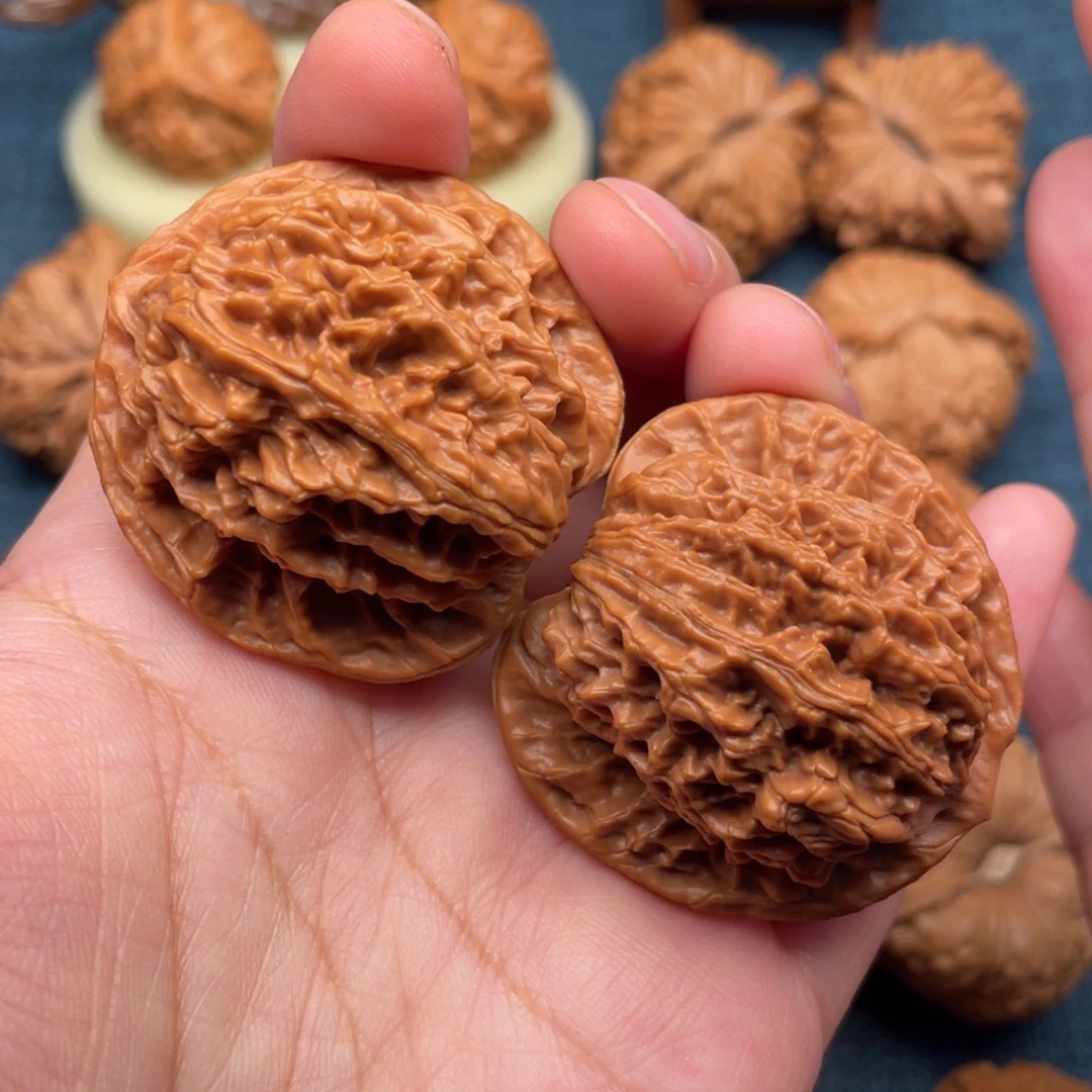 文玩核桃把件41.8老款盘龙纹全品