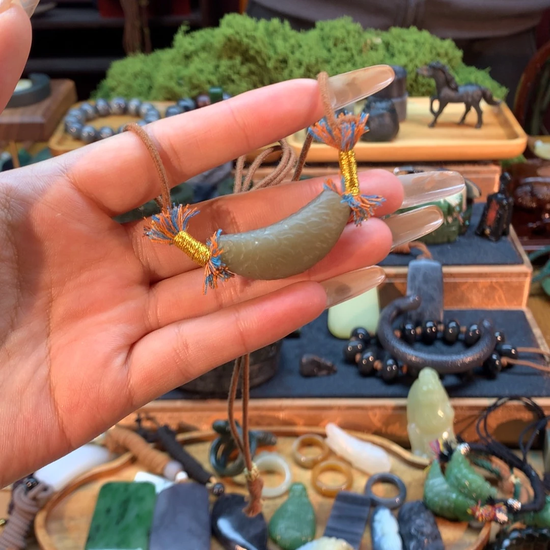 和田玉（糖玉）未镶嵌挂件