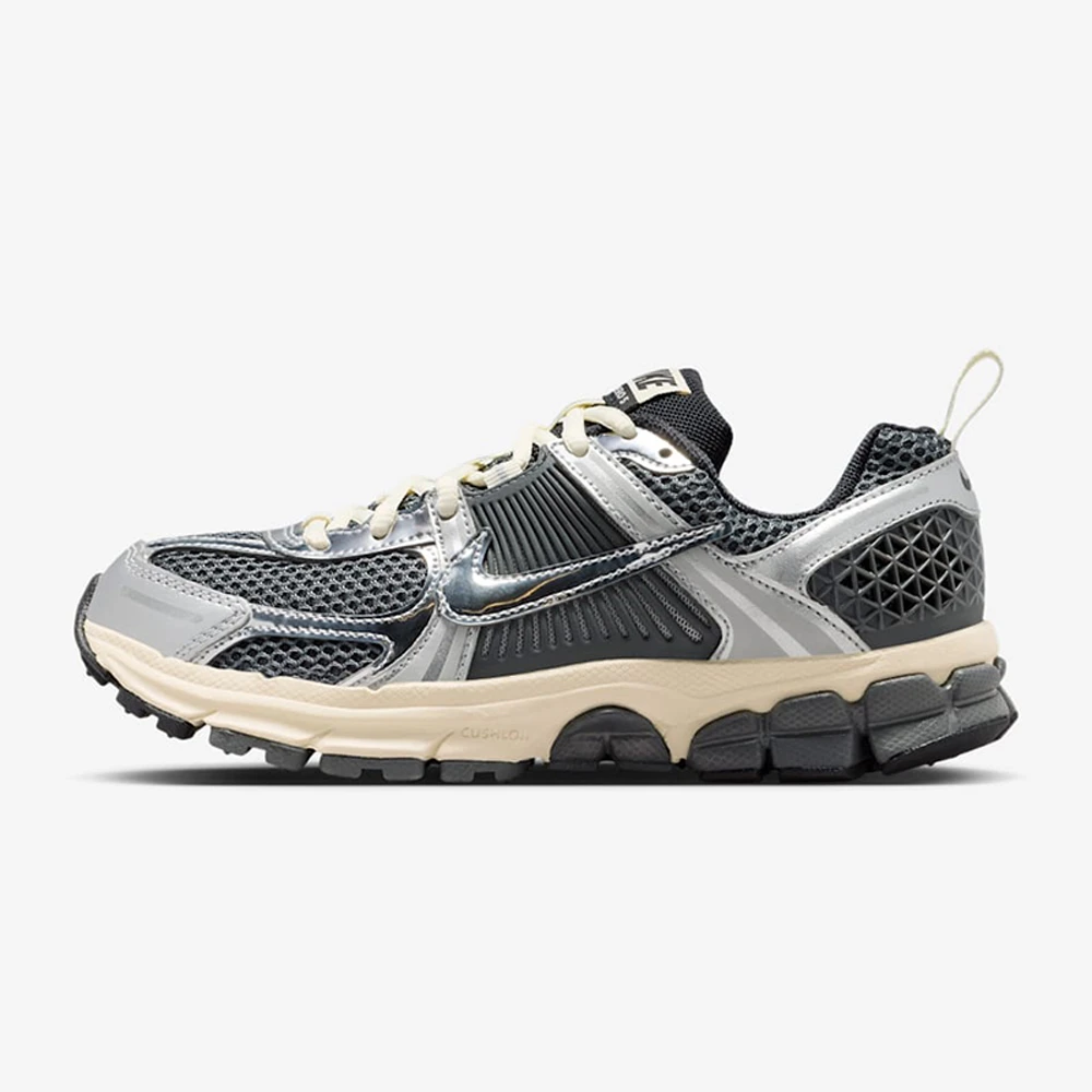 NIKE/耐克双旦礼马年红品大童VOMERO 5 (GS)休闲鞋IM9467002