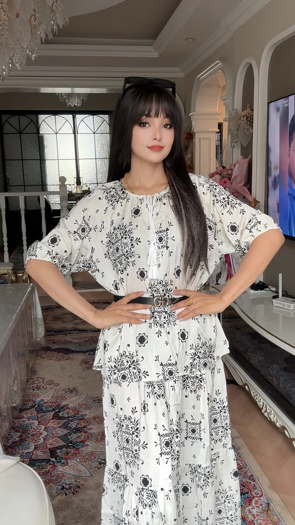 米拉女装店民族风格套装