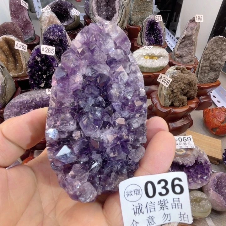 未镶嵌大型摆件（非配饰）水晶