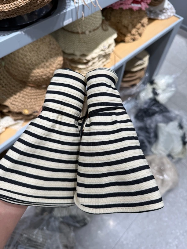 黑色条纹帽，洋气高级