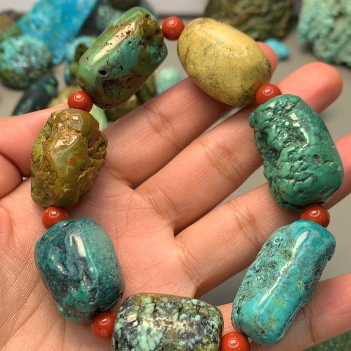 绿松石未镶嵌颈饰