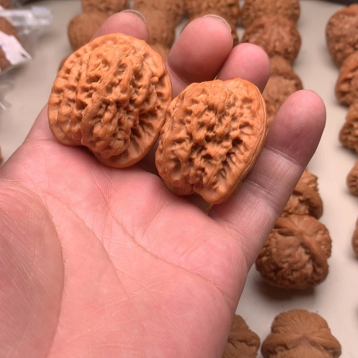 琳***琳吊坠文玩核桃金公子