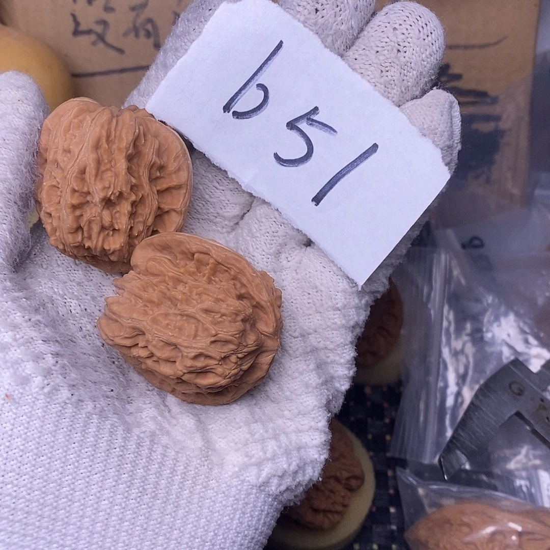 桃核把件浙****清四座楼核桃