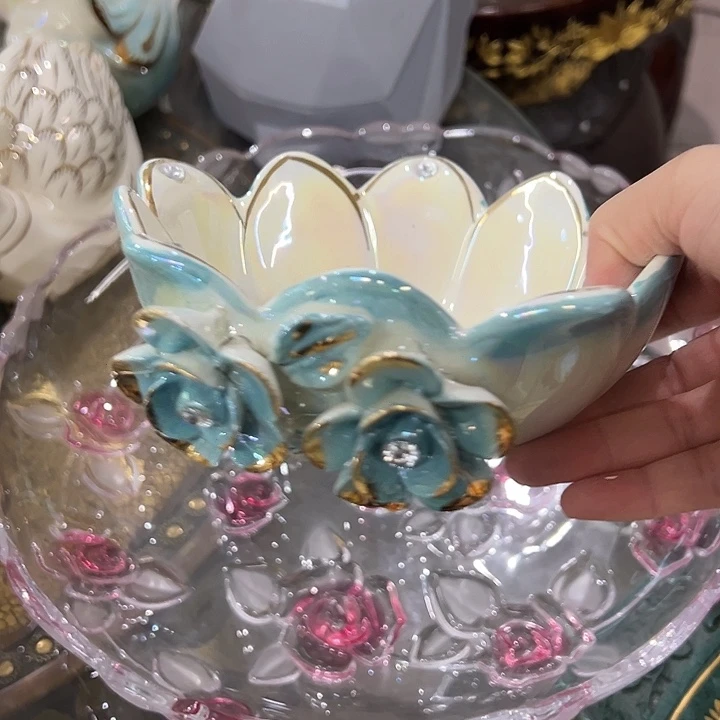 瓷片瑕。。。。。。。。。。。。。