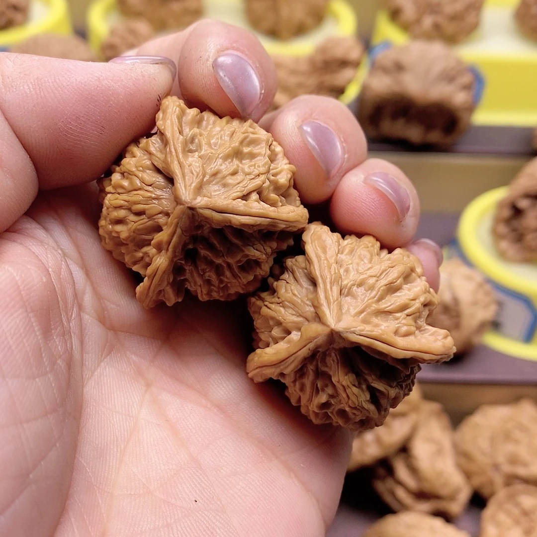 文玩核桃吊坠三棱盘山