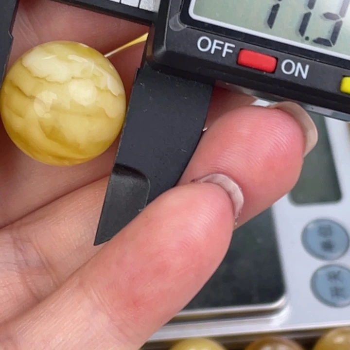 蜜蜡未镶嵌裸石微瑕92