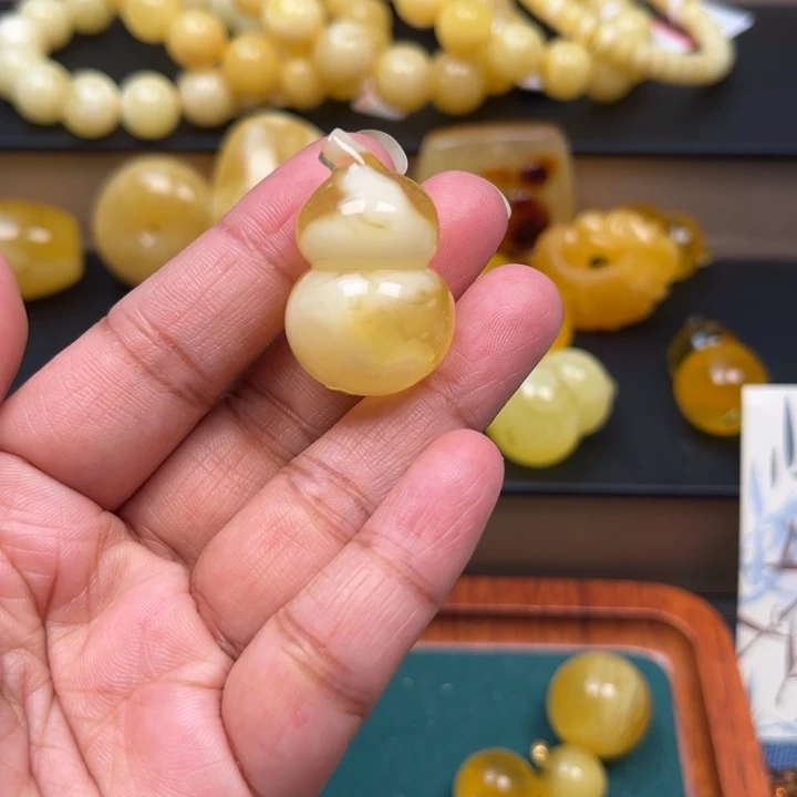 琥珀未镶嵌珠宝奇石M262号金沙
