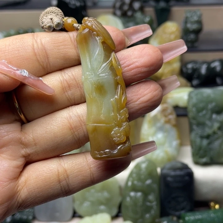 和田玉未镶嵌挂件