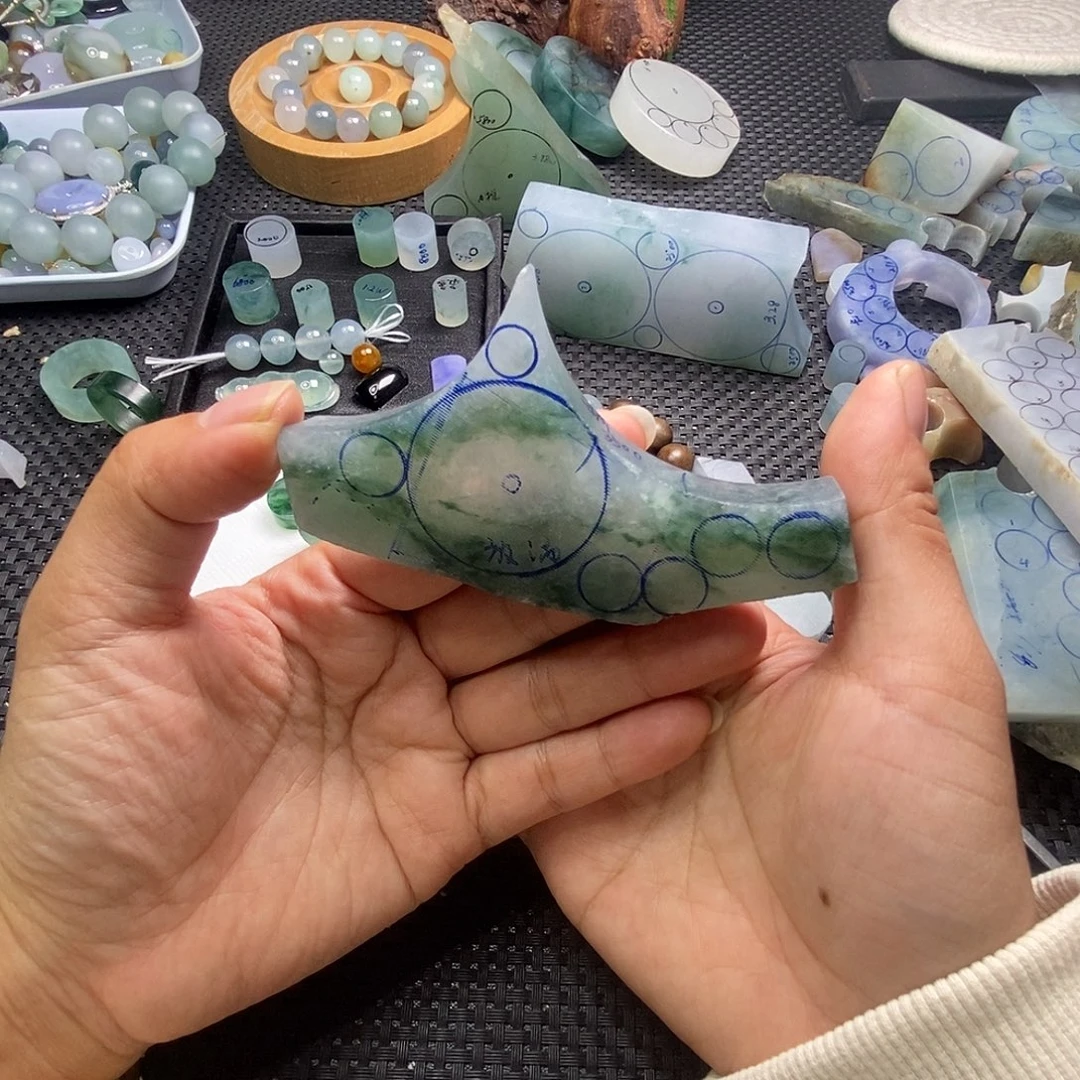 定制翡翠未镶嵌福利珠子